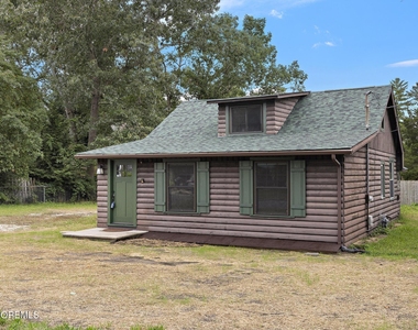 833 Windsor Street - Photo Thumbnail 1
