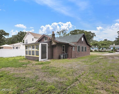 833 Windsor Street - Photo Thumbnail 22