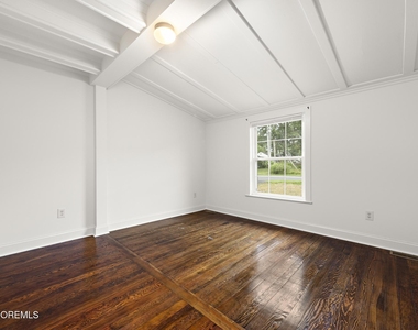 833 Windsor Street - Photo Thumbnail 15