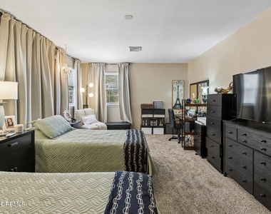 48b Milford Avenue - Photo Thumbnail 7