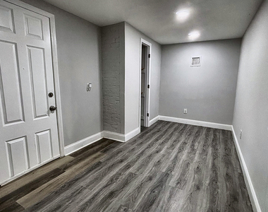 614 Pine Street - Photo Thumbnail 2