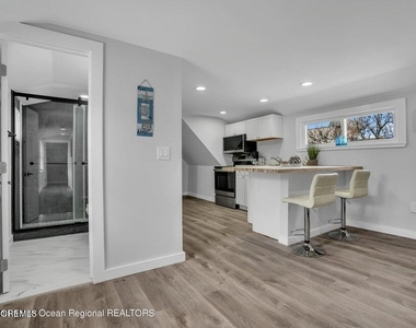 115 Blaine Avenue - Photo Thumbnail 3