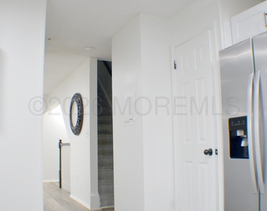 1711 Arthur Street - Photo Thumbnail 14
