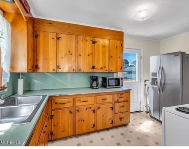 321 16th Avenue - Photo Thumbnail 9