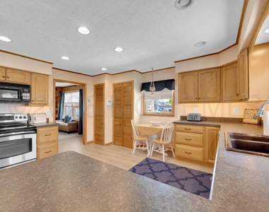 905 Sw Central Avenue - Photo Thumbnail 7