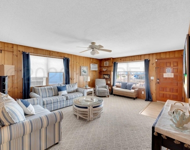 905 Sw Central Avenue - Photo Thumbnail 4