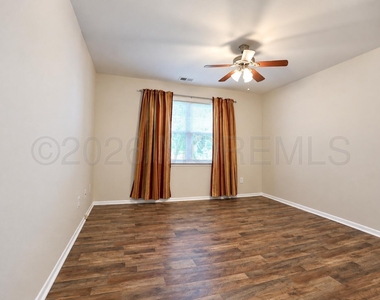 1405 Silver Court - Photo Thumbnail 12