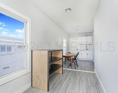 1235 Washington Avenue - Photo Thumbnail 3