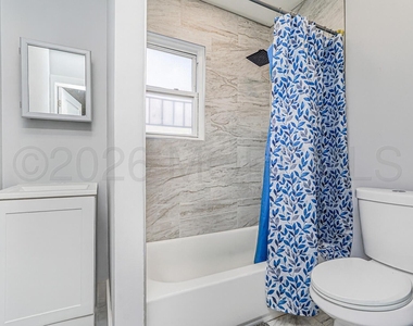 1235 Washington Avenue - Photo Thumbnail 4
