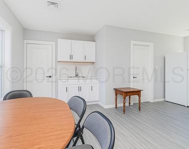 1235 Washington Avenue - Photo Thumbnail 2