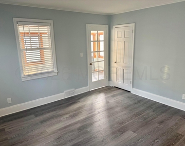 202 Evergreen Avenue - Photo Thumbnail 8