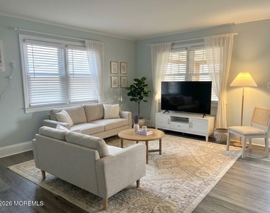 202 Evergreen Avenue - Photo Thumbnail 18