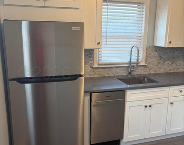 202 Evergreen Avenue - Photo Thumbnail 2