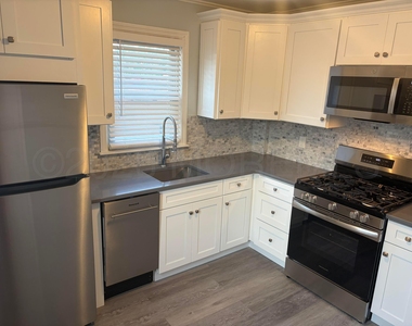 202 Evergreen Avenue - Photo Thumbnail 4