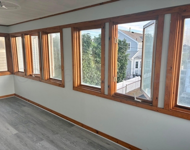 202 Evergreen Avenue - Photo Thumbnail 9