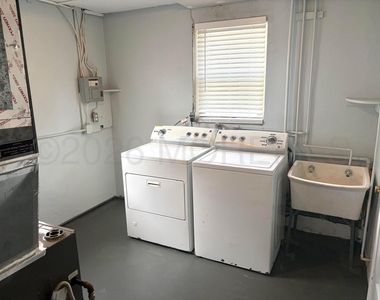 202 Evergreen Avenue - Photo Thumbnail 15
