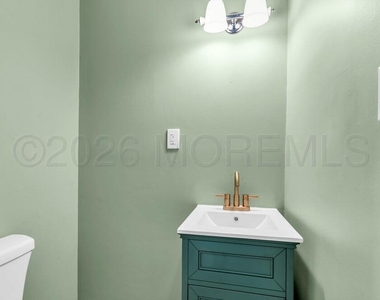 24 Liberta Drive - Photo Thumbnail 8