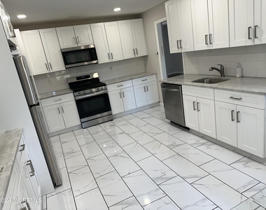 368 Highland Avenue - Photo Thumbnail 1