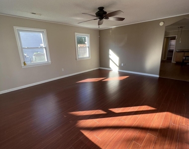 451 Harnell Avenue - Photo Thumbnail 5