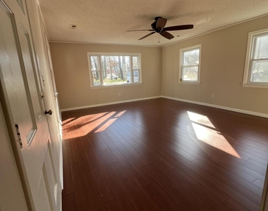 451 Harnell Avenue - Photo Thumbnail 4