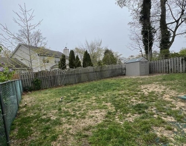 451 Harnell Avenue - Photo Thumbnail 18
