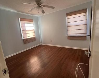 451 Harnell Avenue - Photo Thumbnail 15