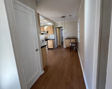 451 Harnell Avenue - Photo Thumbnail 6