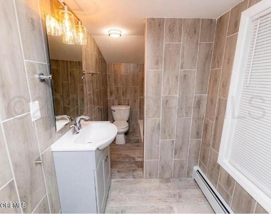 10 Walters Street - Photo Thumbnail 5