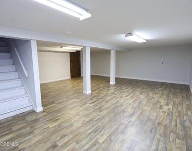 709 Marys Drive - Photo Thumbnail 9