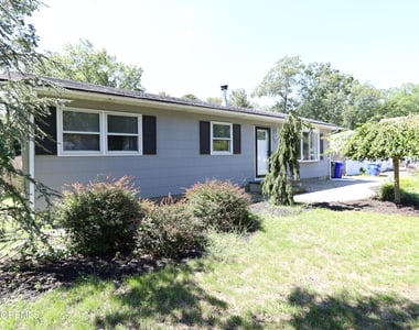 709 Marys Drive - Photo Thumbnail 2