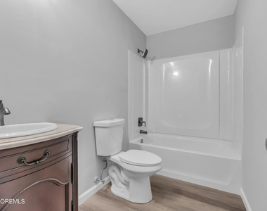 213 Main Street - Photo Thumbnail 9