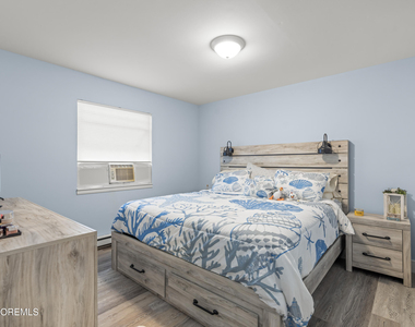 1 Osborne Place - Photo Thumbnail 12