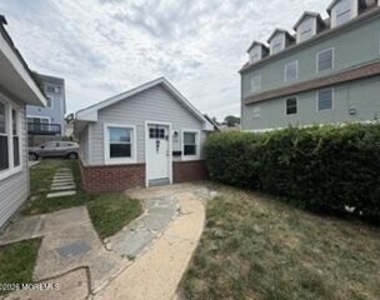 195 Bay Avenue - Photo Thumbnail 1