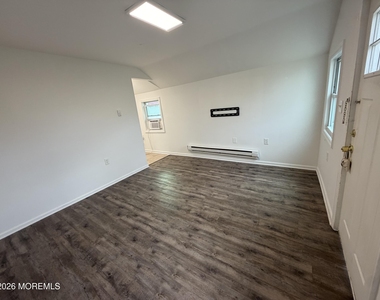 195 Bay Avenue - Photo Thumbnail 3