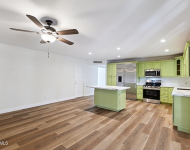 1400 E Wesleyan Drive - Photo Thumbnail 8