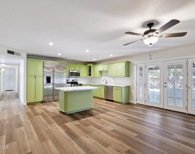 1400 E Wesleyan Drive - Photo Thumbnail 9