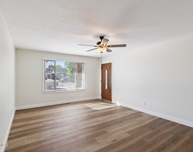 1400 E Wesleyan Drive - Photo Thumbnail 3