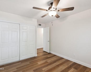 1400 E Wesleyan Drive - Photo Thumbnail 14