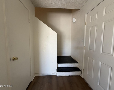 5910 W Golden Lane - Photo Thumbnail 8