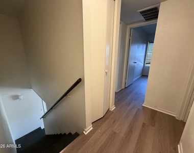 5910 W Golden Lane - Photo Thumbnail 10