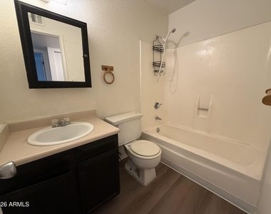 5910 W Golden Lane - Photo Thumbnail 9