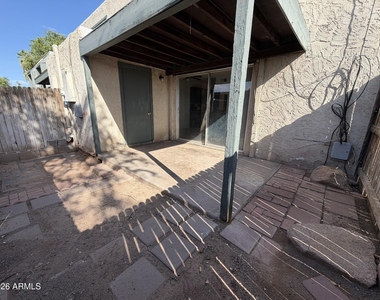 5910 W Golden Lane - Photo Thumbnail 16