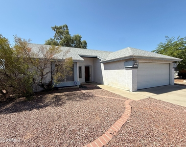 10225 W Windsor Boulevard - Photo Thumbnail 1