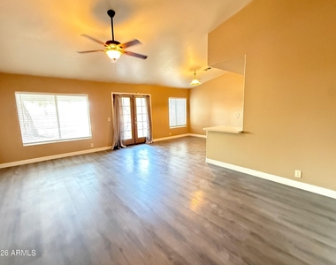 10225 W Windsor Boulevard - Photo Thumbnail 2