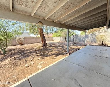 10225 W Windsor Boulevard - Photo Thumbnail 15