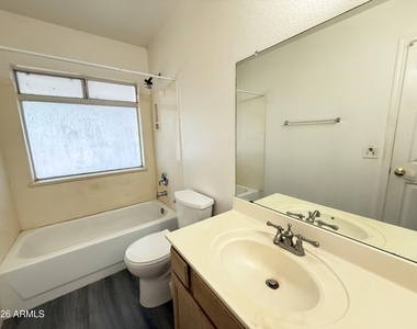 10225 W Windsor Boulevard - Photo Thumbnail 10