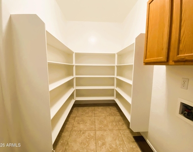 3629 S Adelle Circle - Photo Thumbnail 7