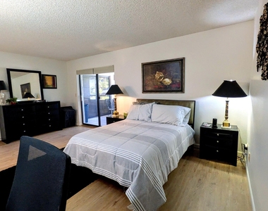 5124 N 31st Place - Photo Thumbnail 1