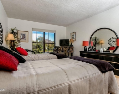 5124 N 31st Place - Photo Thumbnail 6