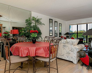 5124 N 31st Place - Photo Thumbnail 9